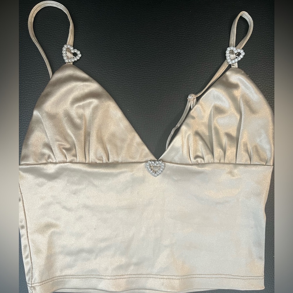 Never worn Forever 21 cropped heart jewels tank